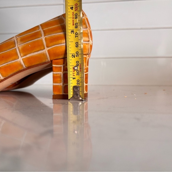 Bandolino Orange Heels with Geometric Pattern - Picture 7 of 7